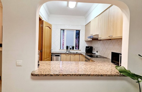 Urbanizacao dos Calicos Apartment | Spacious 3bed/2b, Ground Floor Corner apt. Big Garden, Close to shops and beach