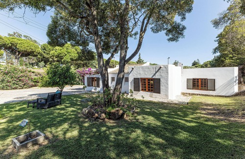 Branqueira Villa | Spacious 4-Bedroom Villa with Private Pool | Ideal for Families & Relaxed Groups