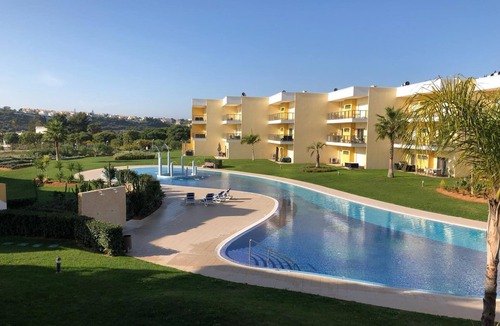Albufeira Apartment | Spacious terrace apartment with pool view in a luxury residence,