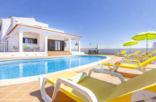 Castelo Villa | Spacious villa with BBQ and pool in Albufeira