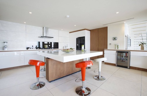 Na Thon Villa | Splash 4 Bed :Contemporary Tropical Five Star Villa