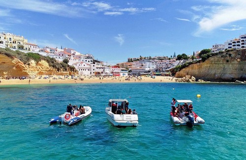 Albufeira Villa | STUNNING VILLA W/ PRIVATE HEATABLE POOL & BARBACUE, A/C, WI-FI