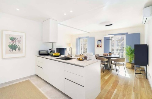 Santo Amaro Apartment | Stylish Alcântara Apartment Walk to LX Factory