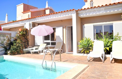 Quarteira Villa | Stylish and well-equipped, private pool, close to amenities, free AC & Wifi