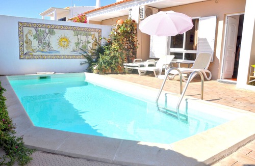 Quarteira Villa | Stylish and well-equipped, private pool, close to amenities, free AC & Wifi