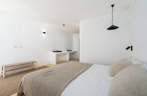 Charneca Bed & Breakfast | Suite #2 - UMA CASA RURAL a true Algarvian village with indipendent Suite