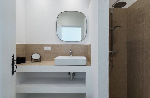 Charneca Bed & Breakfast | Suite #2 - UMA CASA RURAL a true Algarvian village with indipendent Suite