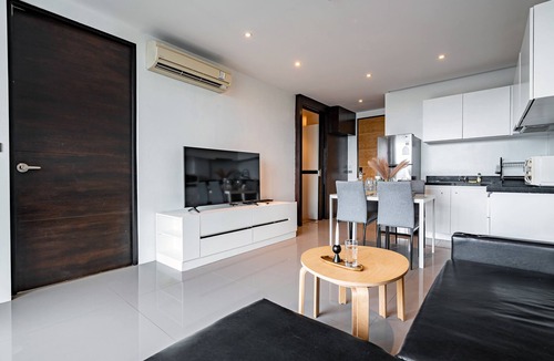 Nai Harn Apartment | Suite Lumi 2BR | Rooftop Pool | ReLife Nai Harn