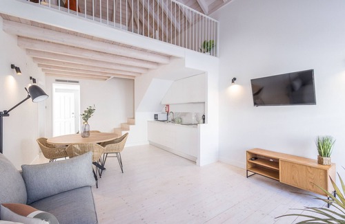 Faro City Centre Apartment | Suits Boutique Arco - Mezanino apartment by HD