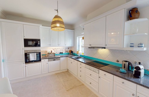 Quarteira Villa | Sunset villa, heated pool, sleeps 9, walk to marina