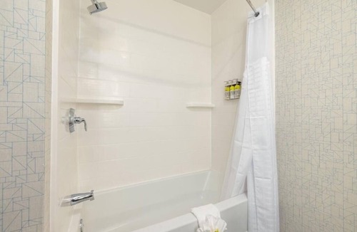 South San Jose Hotel | Super Bowl Expression at the Holiday Inn Express San Jose Silicon Valley