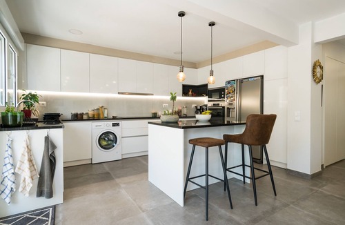 Ameijeira House | Superbly located, 15 minutes from the beach and city center.