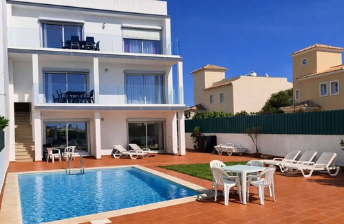 Gale Apartment | T2 1º vista mar Galé, wifi, a/c, piscina, para a p