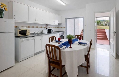 Gale Apartment | T2 r/c Galé, Piscina, BBQ, A/C, para a praia vai a