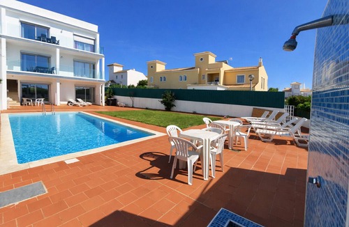 Gale Apartment | T2 r/c Galé, Piscina, BBQ, A/C, para a praia vai a