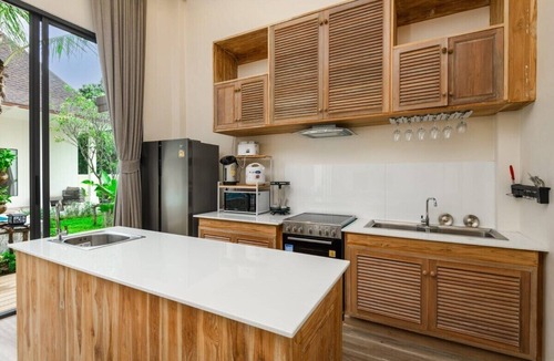 Phuket Villa | Taraburi's Finest: Brand New Build Poolside Bliss!
