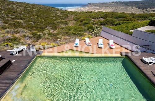 Espartal Villa | The Boathouse