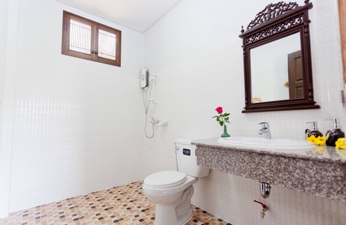 Khuekkhak Hotel | The Mouth Resort