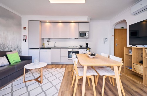 Armacao de Pera Apartment | The new renovated Sabine Apartment with a side sea view