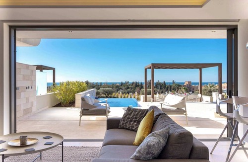 Ferragudo Apartment | The Vue 3 C -Luxury Vue Apartment with Infinity Pool