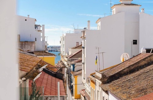 Portimao City Centre Apartment | This apartment is a 3 bedroom(s), 1 bathrooms, located in Portimão, Faro.