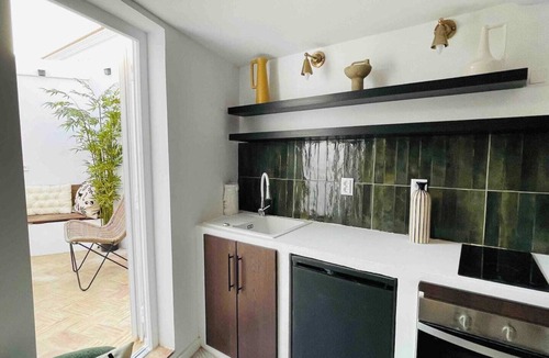 Portimao City Centre House | This townhouse is a 2 bedroom(s), 1 bathrooms, located in Portimão, Faro.