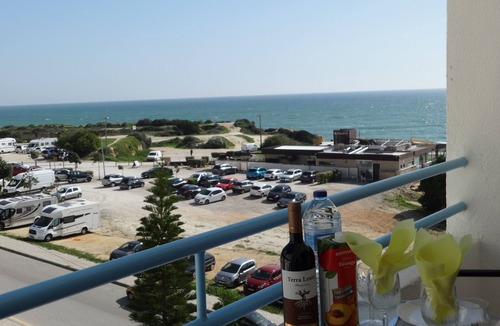 Armacao de Pera Apartment | Top maintained and well-equipped apartment located on a gorgeous beach