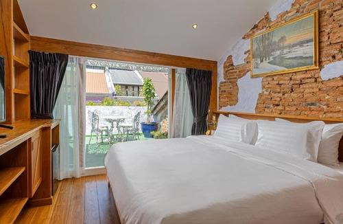 Old Phuket Town Hotel | Twelve 8 Boutique House