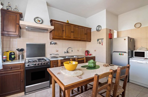 Pera House | Vacation Home "Casa Rocha" with Sea View, 2 Private Terraces & Wi-Fi