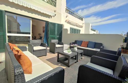 Montechoro Villa | Vila Magna near The Strip with BBQ, AC, Balcony, Parking, 4 TVs and Free wifi