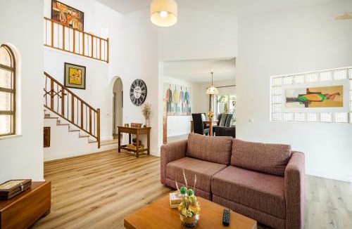 Quarteira Villa | Vila Sophia, Vilamoura- By Urbinvest Algarve