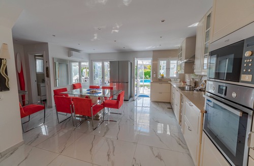 Quarteira Villa | VILAMOURA villa ground floor heated pool (optional) 1 km from marina. 3 suites