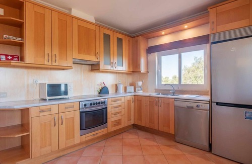 Vale de Parra Villa | Villa 'Água' with Mountain Views, Wi-Fi, and Air Conditioning