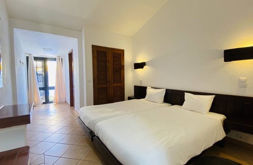 Areias de Sao Joao House | Villa, Albufeira, 2 bedrooms, 200 m from the Strip, 500m from the beach, pool and garden