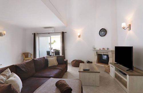 Gale Villa | Villa "Aldeia da Galé V2 304" with Pool, A/C,Balcony, BBQ, Garden & Tennis Court; Pet Friendly