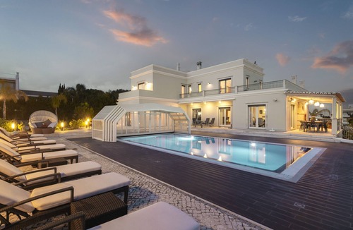 Alporchinhos Villa | Villa Alegria