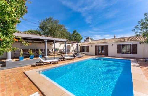 Cerro do Mocho Villa | Villa Algarve 4 Ensuite Bedrooms, Private Swimming Pool, Beautiful Gardens with water features and natural Bio Pool