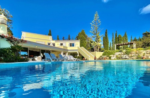 Albufeira House | Villa Algarve-Seafront Albufeira-5mn walk from beach tennis -heated pool - À/C
