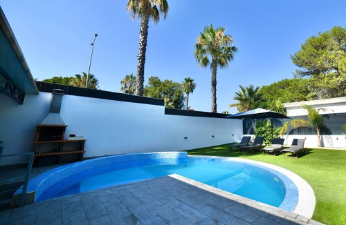 Portimao Villa | Villa Alvor T4 - Private Pool - Steps to Beach