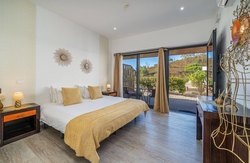 Rasmalho Villa | Villa 'Atitudo Nature' with Mountain View, Wi-Fi and Air Conditioning