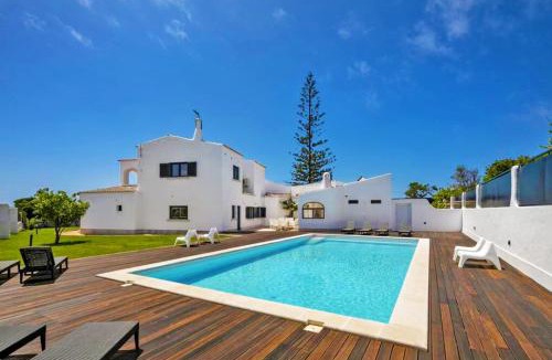 Lagoa e Carvoeiro Villa | Villa Benagil Boutique - Moradia luxuosa com piscina aquecível e BBQ