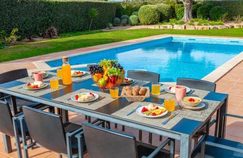 Estombar Villa | Villa Bliss - Piscina aquecível e jacuzzi embutido em Carvoeiro