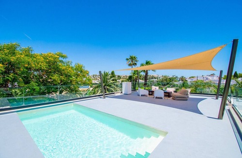 Vale de Centianes Villa | Villa Cactus, modern villa with two private swimming pools walking distance to the beach