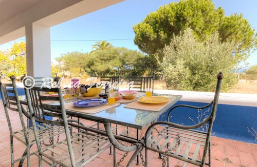 Caramujeira Villa | Villa Caramu - rustic 3 bedroom villa with private pool and great seaviews