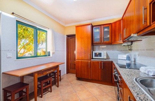 Urbanizacao dos Calicos Villa | Villa Carela - Private, fenced off pool