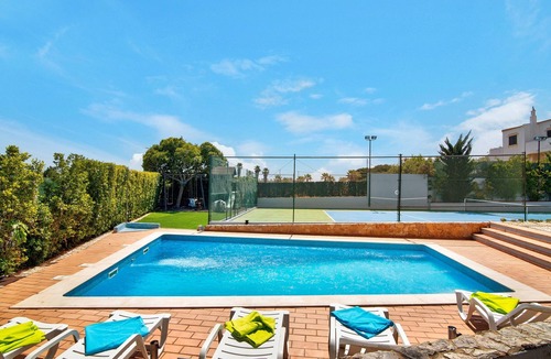 Olhao Villa | Villa 'Casa Do Sobreiro' with Sea View, Wi-Fi and Air Conditioning