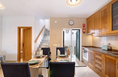 Olhao Villa | Villa 'Casa Mar-a-vila' with Private Terrace, Wi-Fi and Air Conditioning