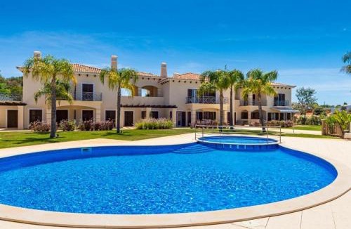 Branqueira Villa | Villa Cascata, 3 bedroom, Pool, close to Olhos de Agua
