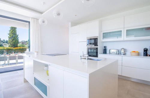 Vale de Centianes Villa | Villa Centeanes Luxury villa,enviable position stunning sea views!