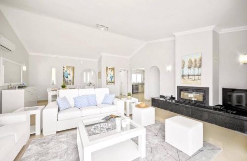 Almancil Villa | Villa Citrinos by Villa Plus